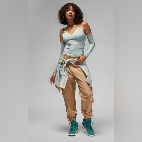 NWT pack JORDAN X BEPHIE'S BEAUTY SUPPLY TANK WITH DETACHABLE SLEEVES - Picture 5 of 13